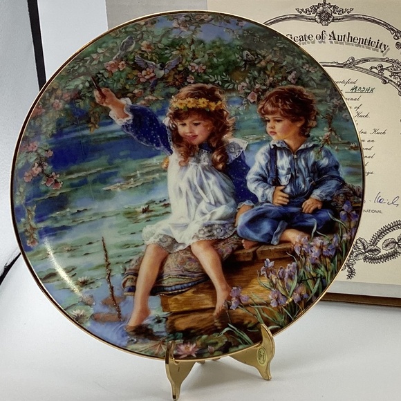 Sandra Kuck Collector’s Plate “Patience” big sister and little brother fishing - Picture 4 of 4